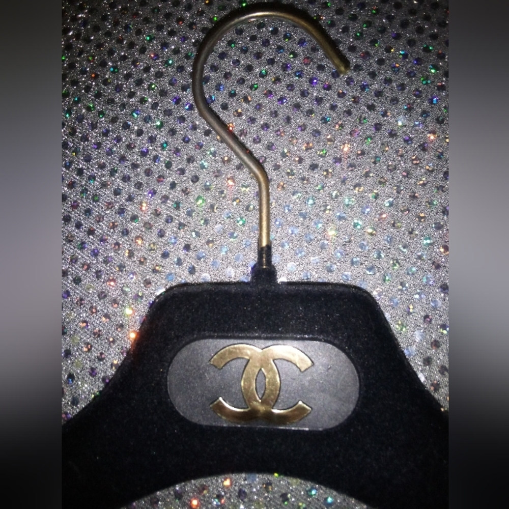 Chanel Hanger *older*